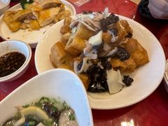 -侬佳蒸菜馆(听潮店)