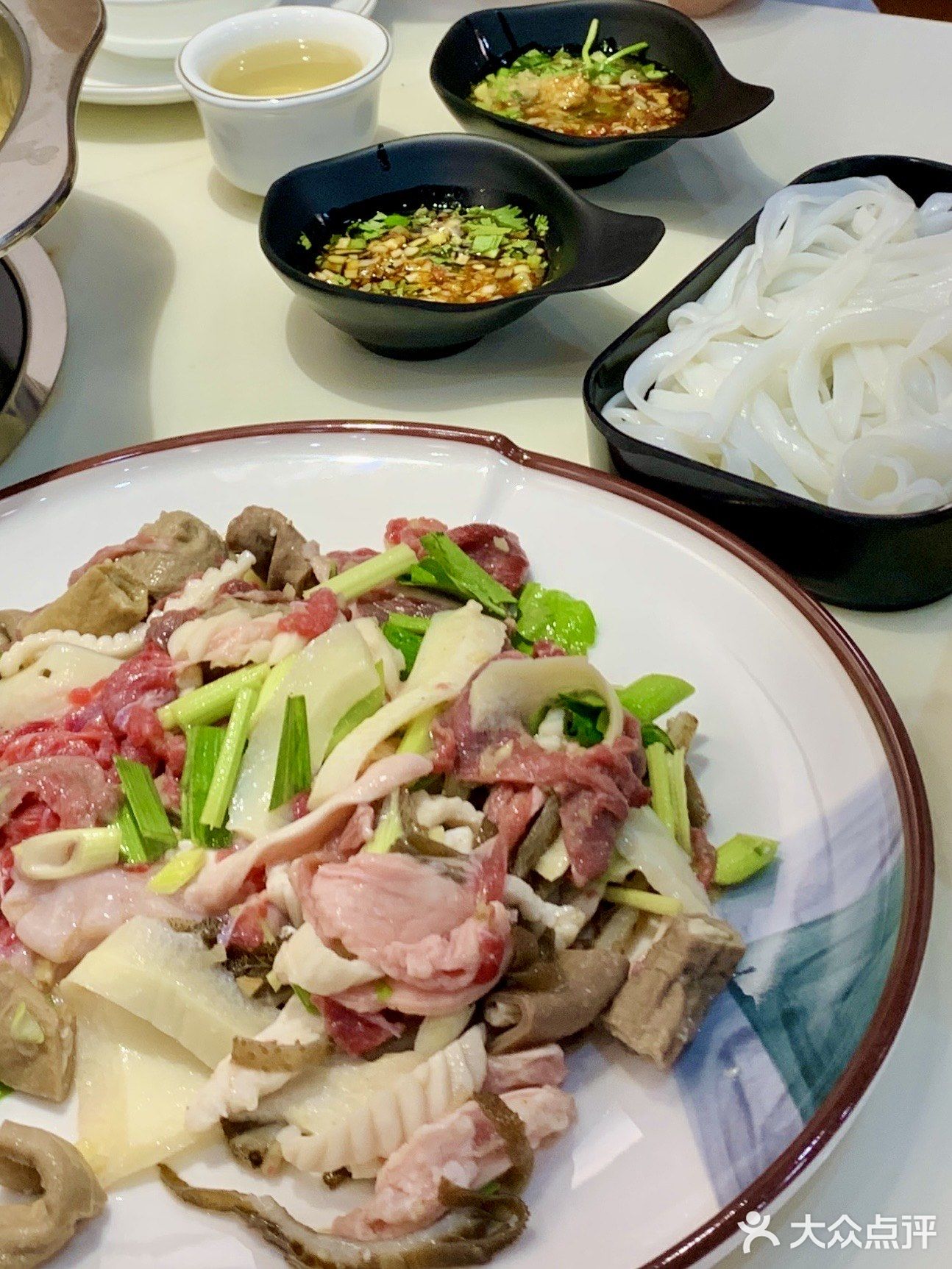 广州首家｜螺蛳粉酸辣汤底牛杂火锅🍲好过瘾