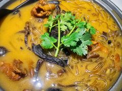 小鸡蘑菇炖粉条-北国小镇(市桥店)