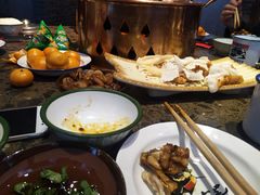 -沪小二炭火蛙锅(淮海中路美食不夜城店)