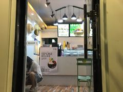 门面-津椰本·海南正宗椰奶清补凉(店一店)