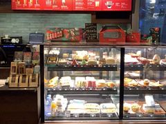 面包甜点陈列柜-星巴克(深圳世纪汇分店)