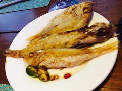 煎鱼-凤凰岛度假酒店-海鲜自助餐厅