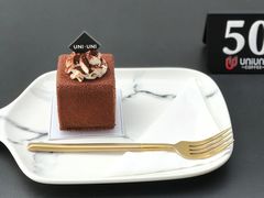 -UNI UNI(环亚凯瑟琳店)