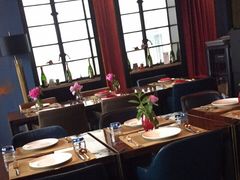 靠窗位-YUE·6·西式融合餐厅(外滩六号店)