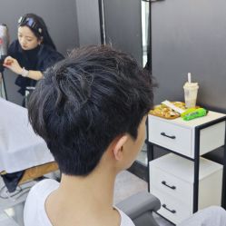 -藤野造型烫发染发