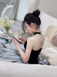 -艾米丽婚纱礼服