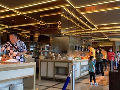 -大中华希尔顿酒店-念自助餐·嗨啤·小龙虾