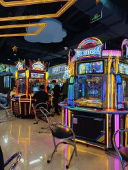 -多奇妙乐园·淘气堡·电玩·抓娃娃(海口吾悦店)