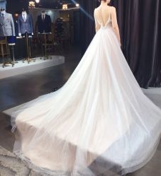 -艾米丽婚纱礼服