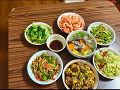 -乐禧母婴全自营月嫂(宝山店)