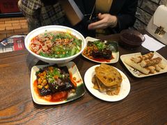 -爆炸头阿姨小四川正宗川味小吃(无任何分店)