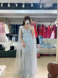 -月月婚纱礼服仓储店(王府井店)