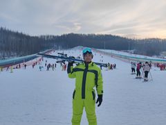 -亚布力新体委滑雪场