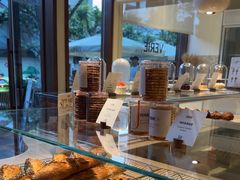 -VERIE BAKEHOUSE