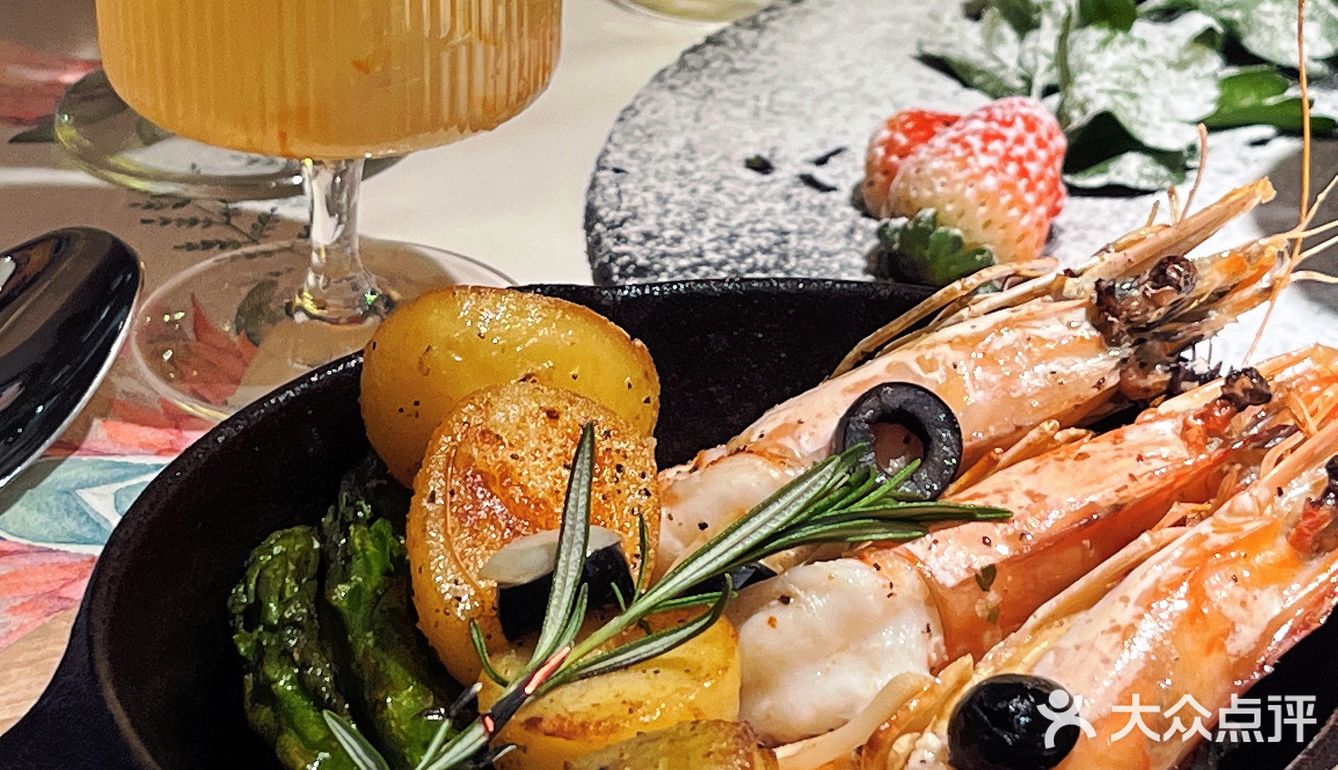 圣诞节约会好去处，就在这家新晋西餐厅🎄