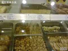 橱窗-光明牛奶棚(南泉店)