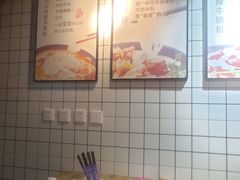 -鑫花溪牛肉米粉(人民广场店)
