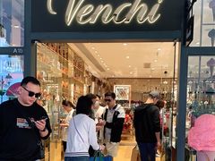 门面-VENCHI 闻绮(上海佛罗伦萨小镇店)
