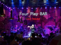 -FOUR PLAY BAR