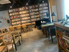 大堂-房角石咖啡与书(吉大南校店)
