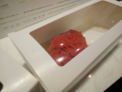 草莓咩咩-奈雪的茶(湖滨银泰in77C区PRO店)