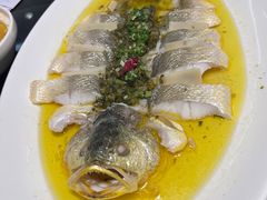 鸡油开刀蒸大黄鱼-上海会馆(香港名都店)