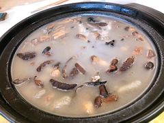 野生菌鸡汤-聚福源·特色川菜馆·烤羊排