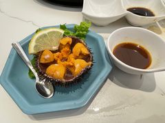 生吃海胆-海味当家·蒸锅海鲜(中山广场创始店)