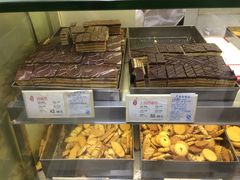 面包甜点陈列柜-上海哈尔滨食品厂(淮海中路店)