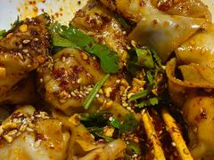 -八二小区抄手(龙湖上城天街店)