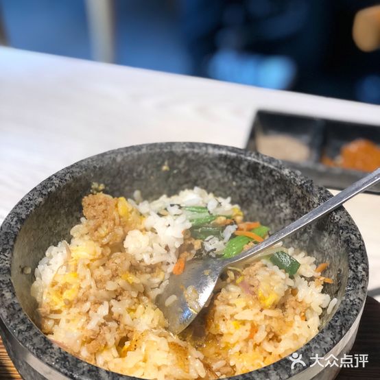 三文渔日式炭火烧肉(三箭吉祥苑东边小巷店)