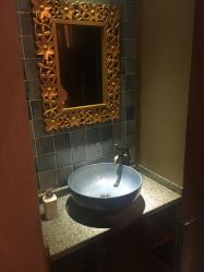 -蕾蕾美颜美容美体