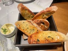 餐前面包配黑松露黄油酱-Grande A'moo(上海万象城店)