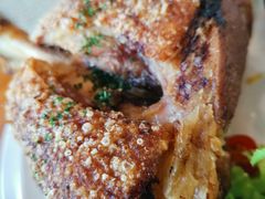 -Chom Cafe and Restaurant