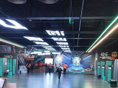 -极限PLAY运动娱乐新世界·团建派对表演休闲馆·室内高空游乐园