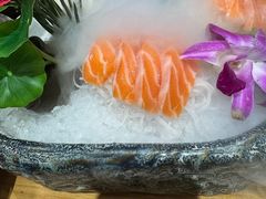 -青瓦餐厅·生鱼片·韩园烤肉(西塔店)