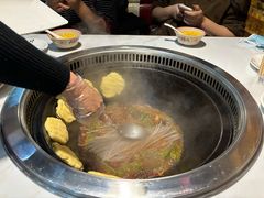 -哈尔滨烧烤·山河村铁锅炖(交大店)