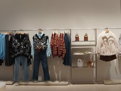 -URBAN REVIVO(欢乐海岸购物中心店)