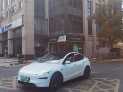 -正大乐城-停车场
