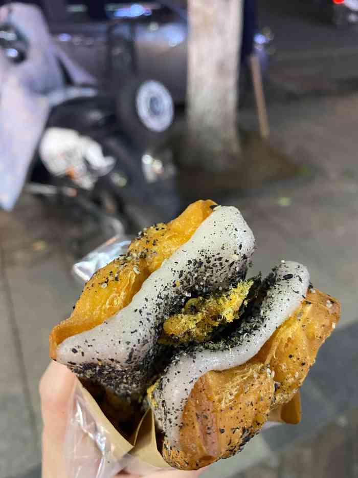 记亦·抄纸巷油条包麻糍(第一楼街店)-"好像一直是听说这家店,貌似