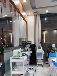 -靓芙泉祛痘.科技美肤连锁