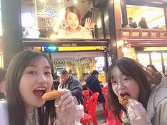 -BHC炸鸡(明洞总店)