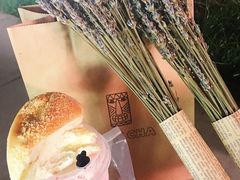 冠军满杯红草莓茶加奶盖-LELECHA乐乐茶(上海五角场万达广场店)