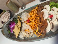 -老牌坊云南鱼豆花火锅(哈西万达店)