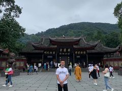 -峨眉山报国寺
