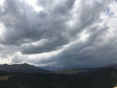 -江布拉克景区怪坡停车场