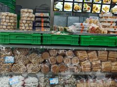 面包甜点陈列柜-宫廷糕点铺(人民中路店)