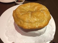 酥皮奶油蘑菇汤-卡本妮法餐厅·北京和平宾馆