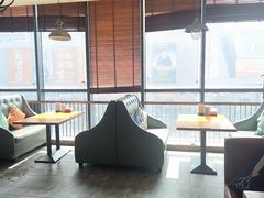 -豪客嘉族·麦尼顿西餐厅(乐福天下店)